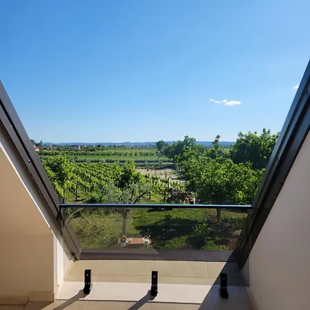 Lahuta E Vjeter Agroturizem Отель 3*