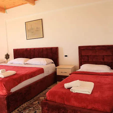 Lahuta E Vjeter Agroturizem Lac