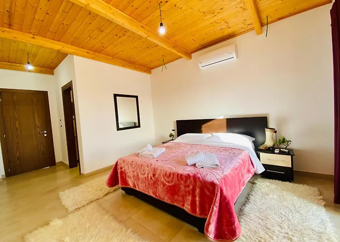 Hotel Lahuta E Vjeter Agroturizem 3*