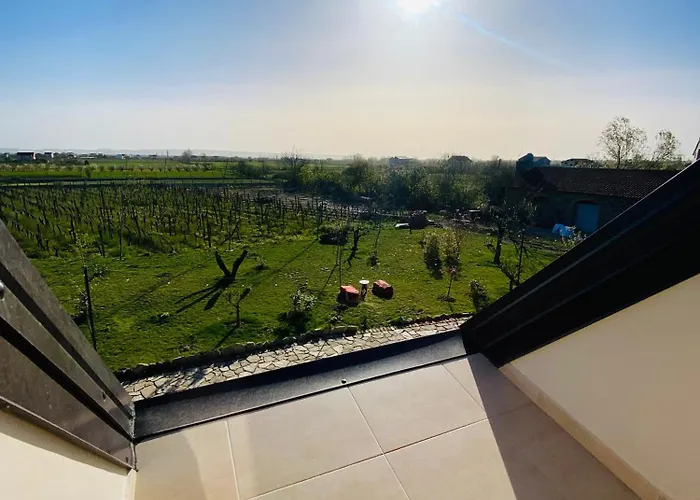 Lahuta E Vjeter Agroturizem Hotel 3*