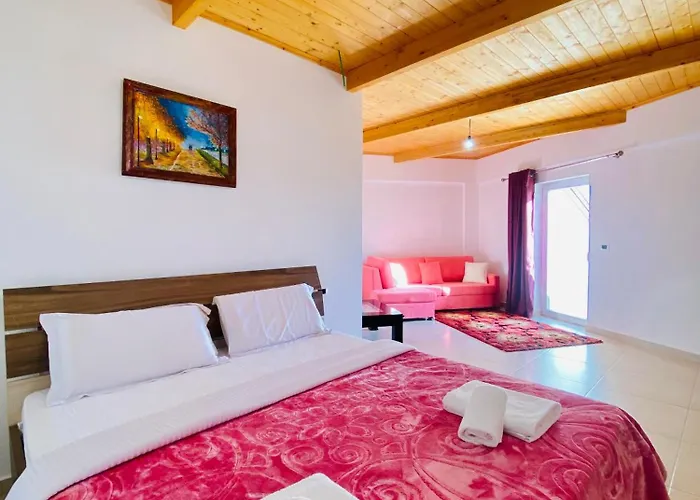 Lahuta E Vjeter Agroturizem Hotel Lac