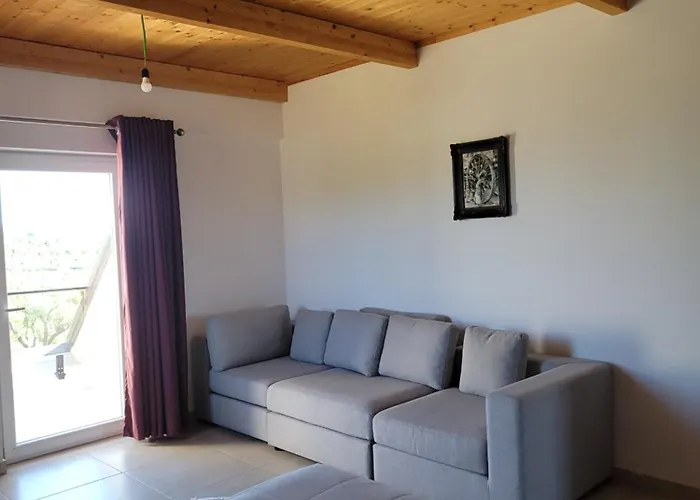 Lahuta E Vjeter Agroturizem Hotel Lac