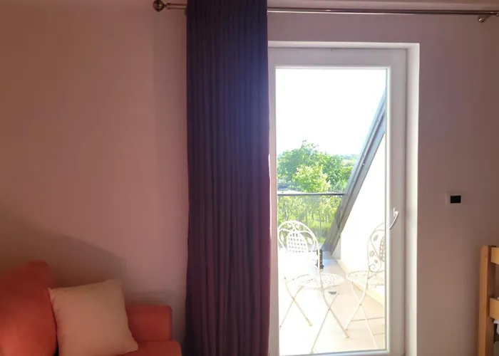 Hotel Lahuta E Vjeter Agroturizem 3*