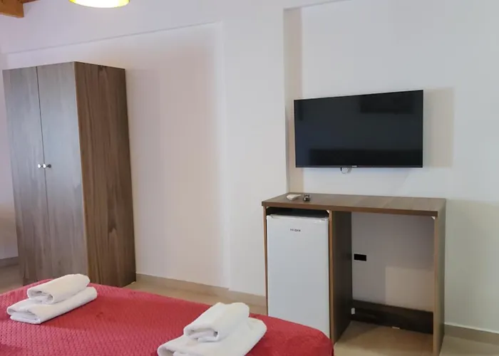 Lahuta E Vjeter Agroturizem Hotel Lac