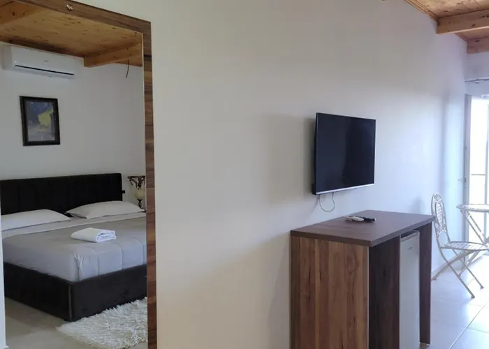 Lahuta E Vjeter Agroturizem 3* Lac