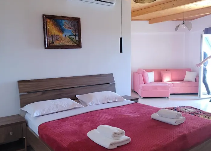 Lahuta E Vjeter Agroturizem Hotel Lac