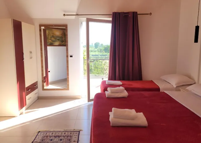 Hotel Lahuta E Vjeter Agroturizem 3*