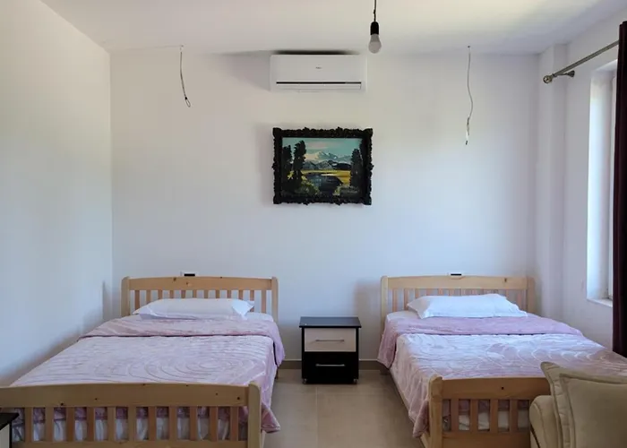 מלון Lahuta E Vjeter Agroturizem 3*