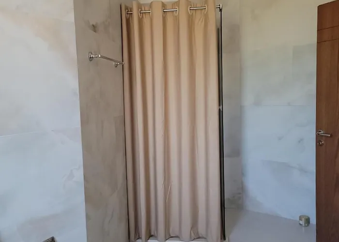 Lahuta E Vjeter Agroturizem Hotel Lac