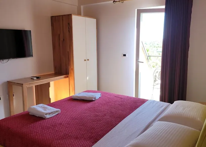 Lahuta E Vjeter Agroturizem Lac