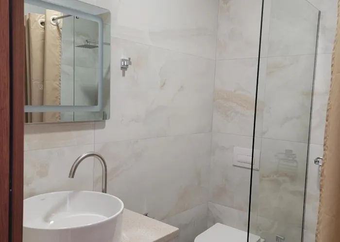 Lahuta E Vjeter Agroturizem Hotel Lac