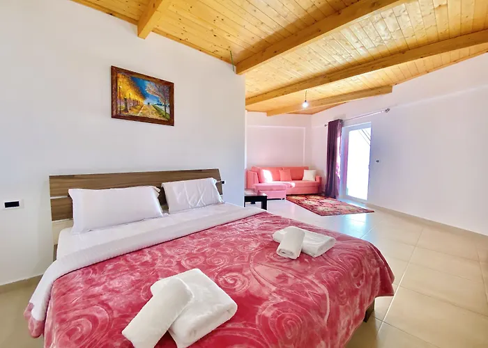 Lahuta E Vjeter Agroturizem Hotel Lac