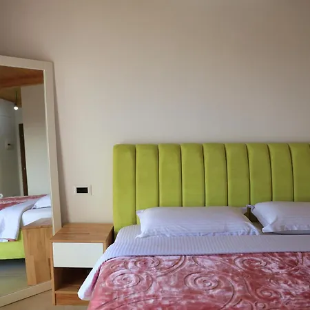 Lahuta E Vjeter Agroturizem 3* Lac