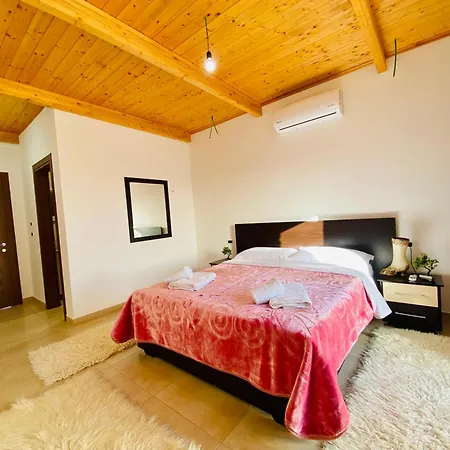 Hotel Lahuta E Vjeter Agroturizem 3*