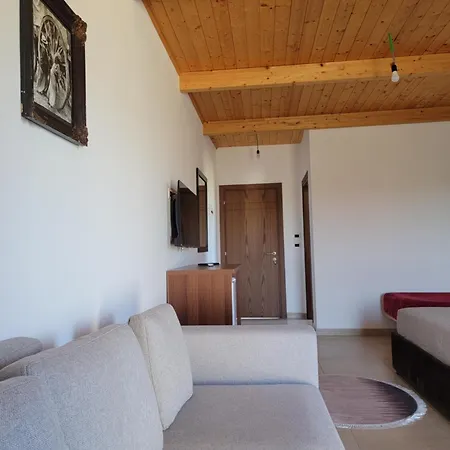 Hotell Lahuta E Vjeter Agroturizem 3*
