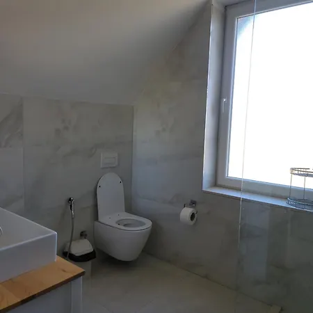 Hotel Lahuta E Vjeter Agroturizem 3*