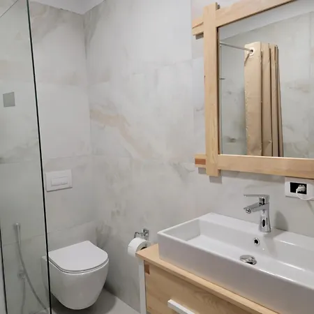 Lahuta E Vjeter Agroturizem Lac