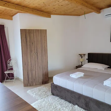 Hotell Lahuta E Vjeter Agroturizem