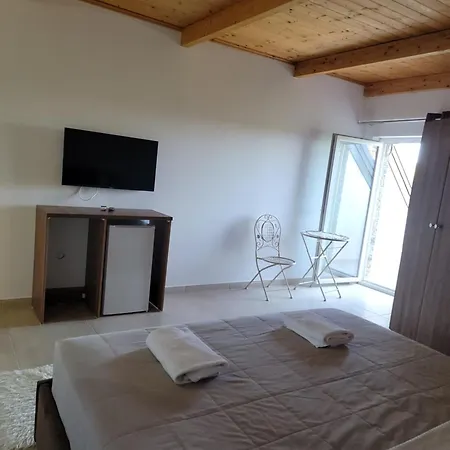 Lahuta E Vjeter Agroturizem Hotell 3*