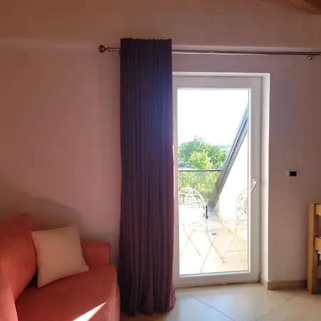 Hotel Lahuta E Vjeter Agroturizem 3*