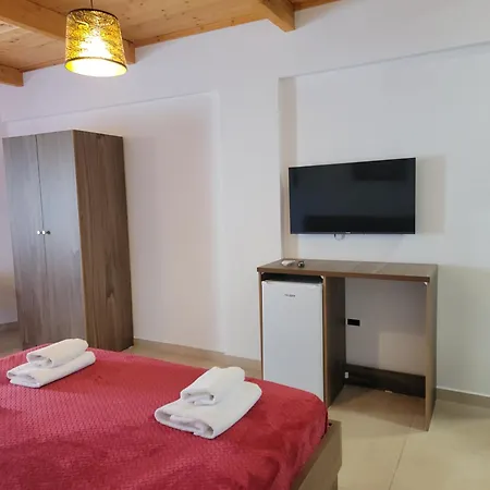 Lahuta E Vjeter Agroturizem Hotell Lac