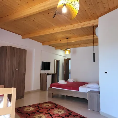 Lahuta E Vjeter Agroturizem