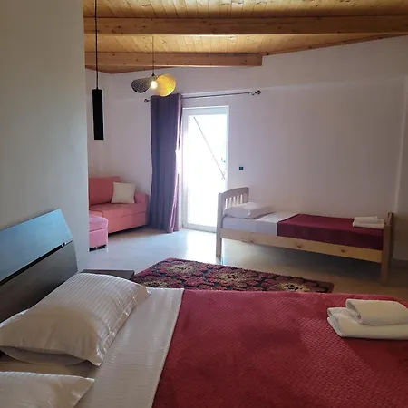 Hotell Lahuta E Vjeter Agroturizem