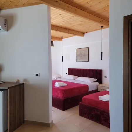 Hotell Lahuta E Vjeter Agroturizem Lac