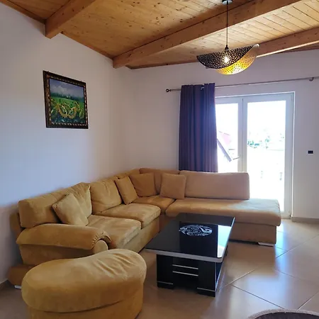 Lahuta E Vjeter Agroturizem