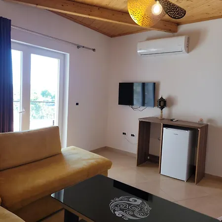 Hotell Lahuta E Vjeter Agroturizem