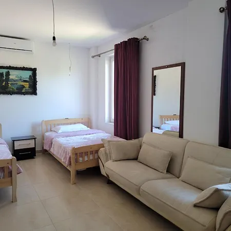 Lahuta E Vjeter Agroturizem Hotell 3*