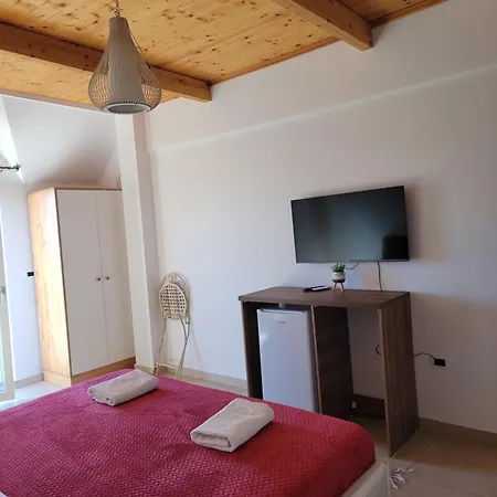 Lahuta E Vjeter Agroturizem 3*