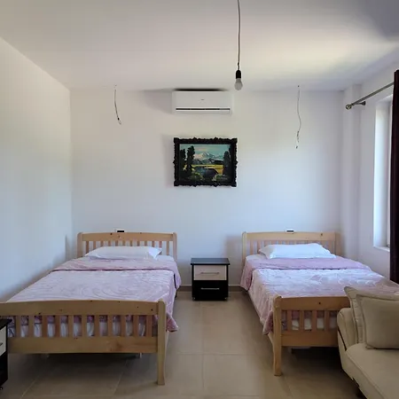 Hotel Lahuta E Vjeter Agroturizem 3*