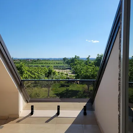 Hotel Lahuta E Vjeter Agroturizem Lac