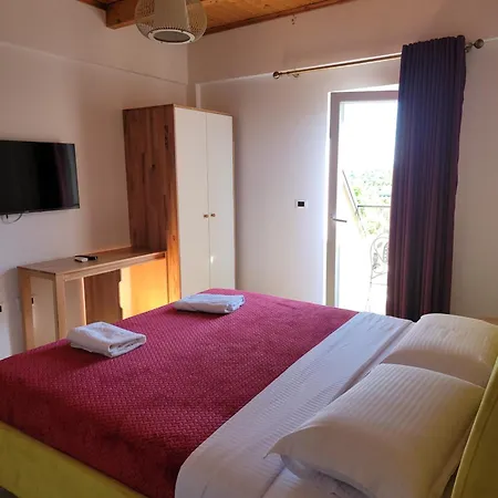 Lahuta E Vjeter Agroturizem Lac