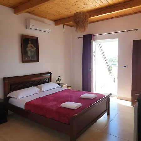 Lahuta E Vjeter Agroturizem 3*