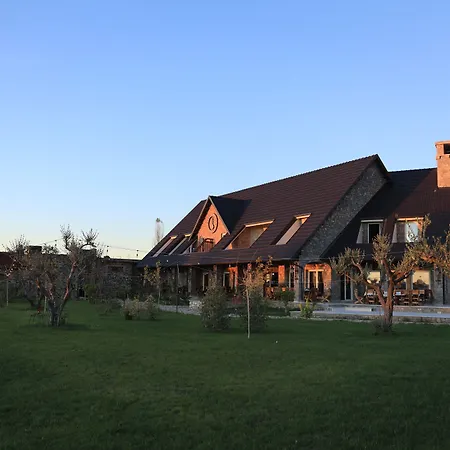 Lahuta E Vjeter Agroturizem Отель 3*
