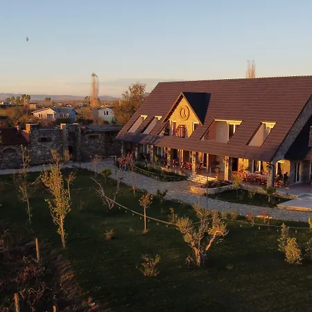 Lahuta E Vjeter Agroturizem Hotell 3*