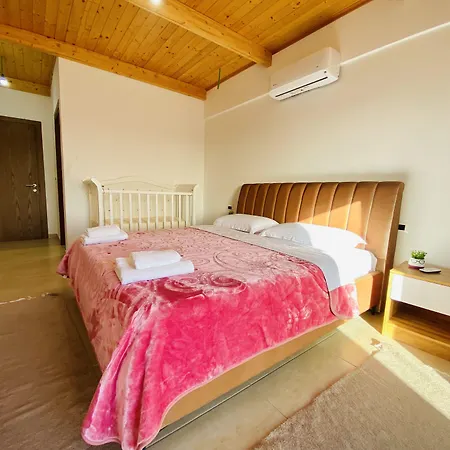 Lahuta E Vjeter Agroturizem Hotell Lac
