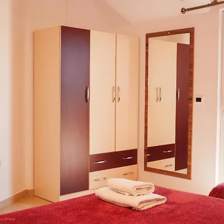 Lahuta E Vjeter Agroturizem Отель 3*