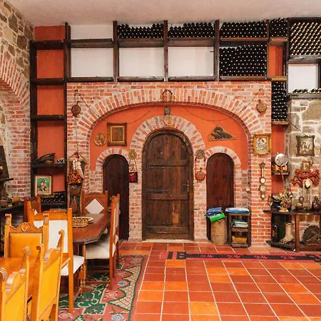 Hotel Lahuta E Vjeter Agroturizem 3*
