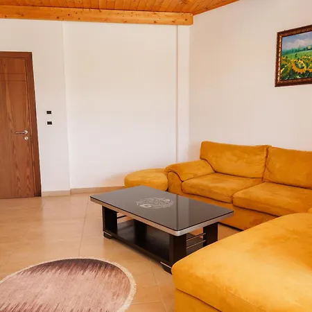 Hotel Lahuta E Vjeter Agroturizem Lac