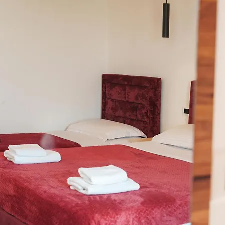 Lahuta E Vjeter Agroturizem 3* Lac