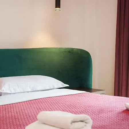 Lahuta E Vjeter Agroturizem Hotel Lac