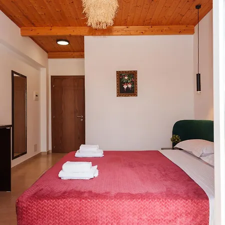 Hotel Lahuta E Vjeter Agroturizem