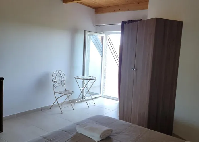 Lahuta E Vjeter Agroturizem 호텔 3*