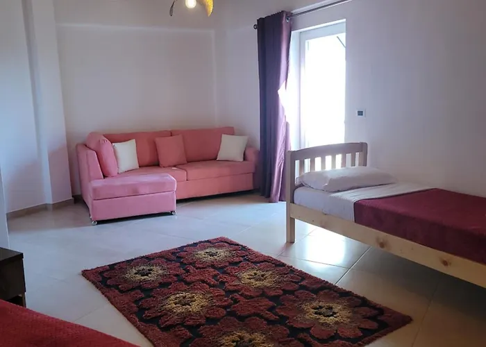 호텔 Lahuta E Vjeter Agroturizem Lac